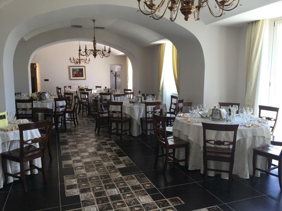 Palazzo Cestari Hotel Montesano sulla Marcellana Eksteriør billede