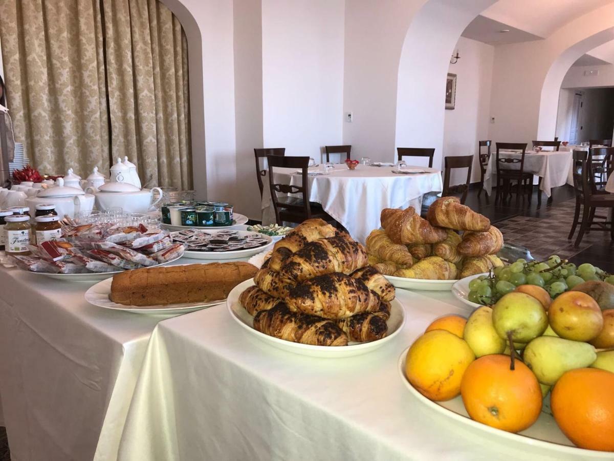 Palazzo Cestari Hotel Montesano sulla Marcellana Eksteriør billede